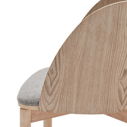 Chaise en bois et assise en tissu DAM