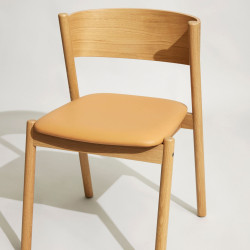 Chaise de salle à manger scandinave en bois certifié avec coussin INDIANA