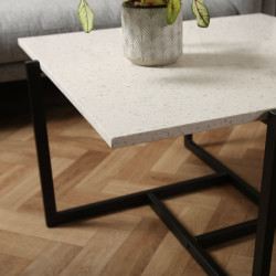 Table basse plateau terrazzo blanc et métal noir LOXIA