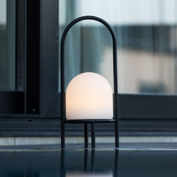 Lampe d'extérieur en métal noir LICOLA - Pour une ambiance chaleureuse