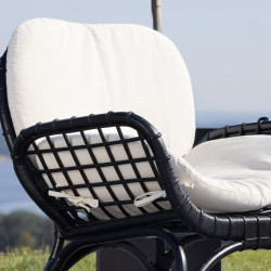 Fauteuil confort en rotin noir VAINA