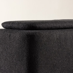 Pouf design en tissu noir LAURY