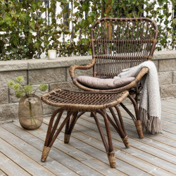 Chaise longue en rotin marron avec coussin ARIA